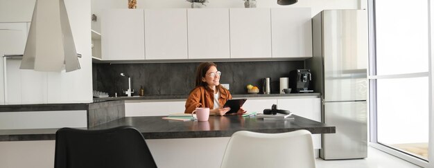 Jak wybrać idealny blat na wymiar do kuchni?