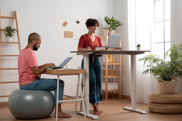 Wpływ ergonomicznych mebli na efektywność i zdrowie w miejscu pracy